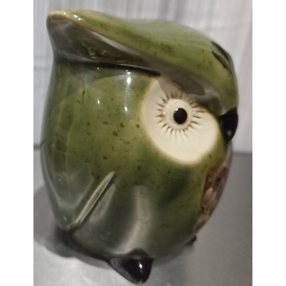 Vintage 5" x 5" Mid Century Modern Avocado Green Ceramic Owl - Picture 5 of 7